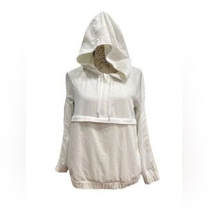 Lululemon Pack Light 1/2 Zip Pullover
White size 6